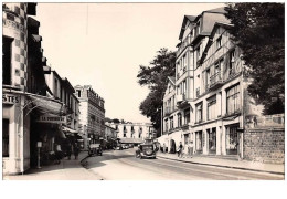 61 . N°44572 . Bagnoles De L Orne.rue Des Casinos. Vue Generale . Cpsm 14 X 9 Cm. - Bagnoles De L'Orne