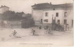 PANISSIERES (42) Courses De Cyclistes Aux Grandes Places En 1904 (au Dos Cachet Th. Chenevier , Atelier De Lisage) - Andere & Zonder Classificatie