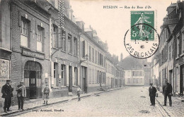 62 - HESDIN - SAN55455 - Rue Du Bras D'Or - Pli - Hesdin