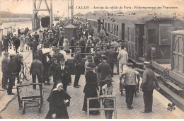 62 - CALAIS - SAN57162 - Arrivée Du Rapide De Paris - Embarquement Des Voyageurs - Train - Calais