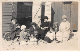 62. N°103776 .berck Plage .carte Postale Photo .famille Sur La Plage . - Berck