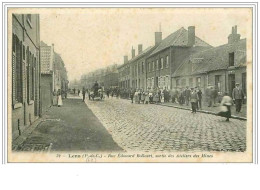 62.LENS.RUE EDOUARD BOLLAERT, SORTIE DES ATELIERS DES MINES - Lens