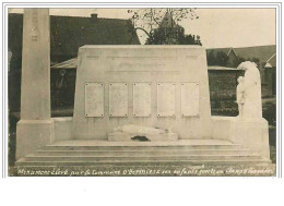 62.HERMIES.CP PHOTO.MONUMENT ELEVE PAR LA COMMUNE D'HERMIES A SES ENFANTS MORTS AU CHAMP D'HONNEUR - Otros & Sin Clasificación