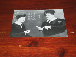 76033-            STAN LAUREL AND OLIVER HARDY - Acteurs