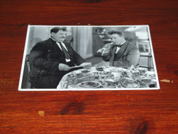 76034-            STAN LAUREL AND OLIVER HARDY, 1936 - Actors