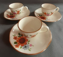 3 Tasses Et 3 Soucoupes Vintage (café Ou Thé) Céramique De GIEN Années 60/70. Blanc Crème Décor Florale - Tasses