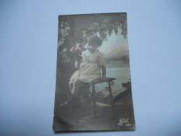 THEMES ENFANTS CARTE COULEUR ANCIENNE DE 1919 EDIT SUZY N°687 FILLETTE ASSISE SUR UN GERIDON TENANT UN BOUQUET DE FLEURS - Abbildungen