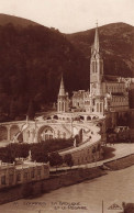 FRANCE - Lourdes - La Basilique Et Le Roseraie - Carte Postale Ancienne - Lourdes