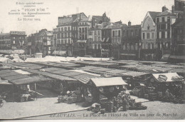 Beauvais  La Place De L Hotel De Ville Un Jour De Marchereproduction - Beauvais