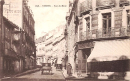 VANNES - Rue Du Méné - Animée - N°2698 Laurent Nel - Vannes