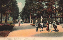 FRANCE - Vittel - L'Allée Du Parc Et L'établissemnt - Carte Postale Ancienne - Vittel