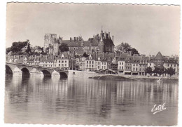 GIEN - Le Château Et Les Nouvelles Maisons Sur Les Quais - 1954 # 3-8/7 - Gien