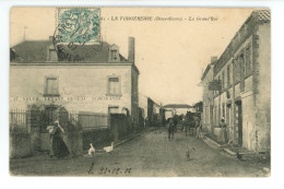 LA FOUGEREUSE La Grand' Rue ( Café Au Soleil Levant GEVEAU Aubergiste ) - Otros & Sin Clasificación