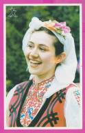 311412 / Bulgaria - Sofia - Student Folklore Ensemble "Zornitsa" Folk Costume Song Young Girl Photo Alexander Borisov PC - Vestuarios