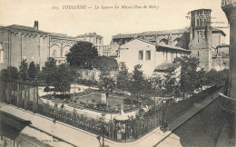 P5- 31 Toulouse -le Square Du Musée  Rue De Metz - Toulouse