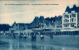 N°3824 W -cpa La Baule Sur Mer -la Plage Devant Le Boulevard Hennecart- - La Baule-Escoublac