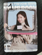 Photocard K POP Au Choix  TWICE 2024 Season's Grettings News Room Dahyun - Other & Unclassified