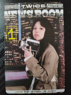 Photocard K POP Au Choix  TWICE 2024 Season's Grettings News Room Chaeyoung - Otros & Sin Clasificación