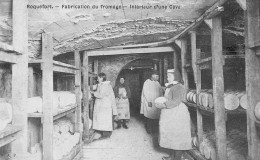 ROQUEFORT (Aveyron) - Fabrication Du Fromage - Intérieur D'une Cave - Voyagé (2 Scans) - Roquefort