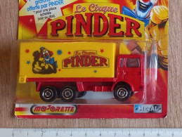 Camion Majorette 1/100 : Camion Conteneur Du Cirque Pinder. Neuf, Jamais Ouvert. - Vrachtwagens, Bus En Werken