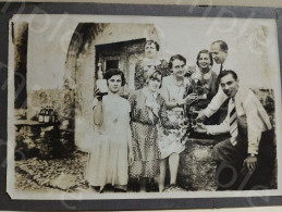 Italy Old Photo Persons Drinking Wine Persone Che Bevono Vino Dalla Damigiana E Bottiglia. 150x100 Mm. - Europa