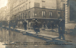 PARIS CRUE DE LA SEINE RUE DU BAC INSTALLATIONS DE PASSERELLES - Überschwemmung 1910