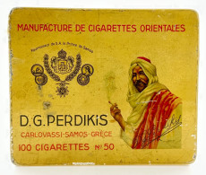 Grande Boite à Cigarettes Vide En Métal. D.G.PERDIKIS, Grèce. Manufacture De Cigarettes Orientales. - Tabaksdozen (leeg)