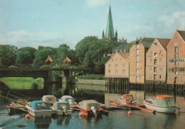 1 AK Norwegen * Die Alte Stadtbrücke (Gamle Bybro) Eingang Zur Altstadt Von Trondheim - Im Hintergrund Der Nidarosdom * - Norway