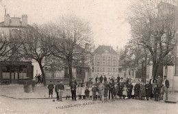 C P A -  94 -  VILLIER  SUR MARNE - Place Des Tilleuils - Villiers Sur Marne