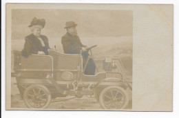 Madame Et Monsieur En Voiture , Beau Photomontage  Des Années 1900, Carte Photo - Turismo