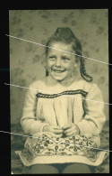 Orig. XL Foto 40er Jahre Portrait Süßes Mädchen Mit Zöpfen , Portrait Cute Litte Girl, Schoolgirl With Pigtails - Anonieme Personen