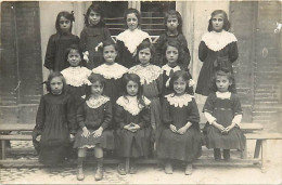 - Thèmes Div -ref-V V962- à Identifier - Carte Photo Groupe De Fillettes En Cols De Dentelle - - Sonstige & Ohne Zuordnung