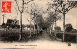 83 FREJUS - L'avenue De Cannes - Frejus