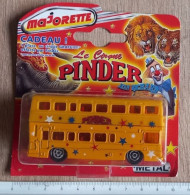 Bus Majorette 1/125 : British Bus Du Cirque Pinder. Neuf, Jamais Ouvert. - Vrachtwagens, Bus En Werken