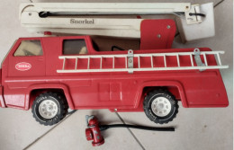Camion De Pompier échelle Nacelle  TONKA Avec Sa Boite Et Ses Accessoires - Giocattoli Antichi