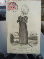 Cpa Anciens Costumes De Normandie - Costume De Coutances - Adressée   à Courtemer. Précurseur 1905 - Haute-Normandie