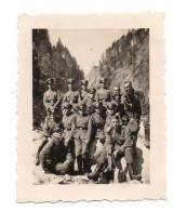 121, Militaria WW2, Groupe De Soldats Allemands, Petite Photo Amateur 5,5 X 6,8 Cm, état - War, Military