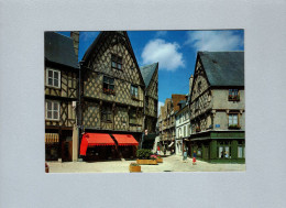 Bourges (18) : Vieilles Maisons Place Gordaine - Bourges