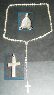 Rare Petit Chapelet D'enfant, Croix Et Médaille Aluminium, Grains En Nacre - Religion & Esotérisme