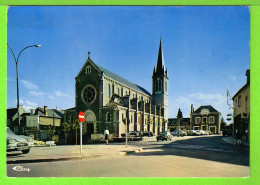 DOMPIERRE SUR BESBRE - L'EGLISE ET L'HOTEL DE VILLE  - Carte Vierge - Other & Unclassified