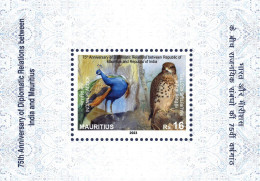 MAURITIUS 2023 JOINT ISSUE 75TH ANNIV. OF DIPLOMATIC RELATIONS BETWEEN INDIA MAURITIUS BIRDS MINIATURE SHEET MS MNH - Gezamelijke Uitgaven