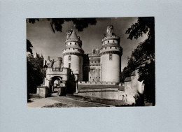 Pierrefonds (60) : Le Chateau Et Ses Tours Jules César Et Charlemagne - Pierrefonds