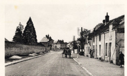 45 :  Meung Sur Loire  : La Bonne Dame : Pompe Essence     ///  Ref. Mai 24 ///  N° BO - Autres & Non Classés