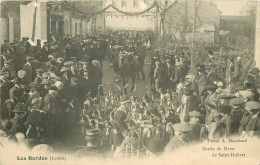 45 LES BORDES. Chasse à Courre. Sortie De La Messe La Saint-Hubert Chasseurs Avec Cors Et Chiens De Meute - Andere & Zonder Classificatie