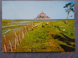 LE MONT SAINT MICHEL - Le Mont Saint Michel