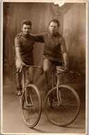 CP Carte Photo D'époque Photographie Vintage Vélo Bicyclette Cycliste  - Zonder Classificatie