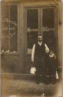 CP Carte Photo D'époque Photographie Vintage Magasin Vitrine B. Gotty Homme  - Non Classés