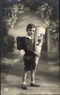CPA Glückwunsch Einschulung, Junge Mit Zuckertüte - Einschulung