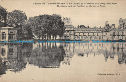 R149986 Palais De Fontainebleau. The Castle And The Pavilion Of The Carpus Pond. - Monde
