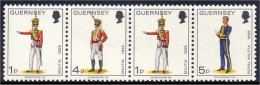 Guernsey Military Costumes Militaires Se-tenant MNH ** Neuf SC ( A30 80c) - Militares